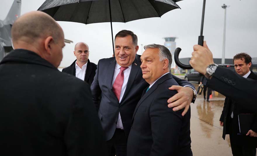 6186a14ab3394-orban dodik.jpg